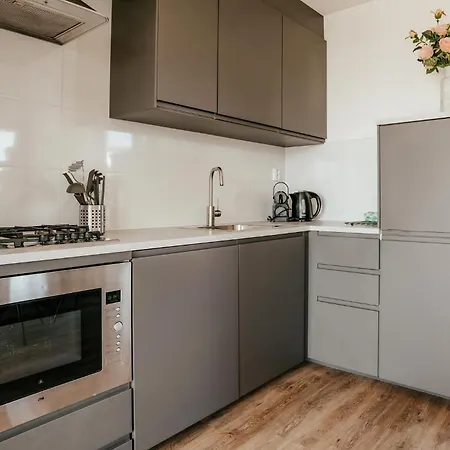 3 Bedroom Stunning In *