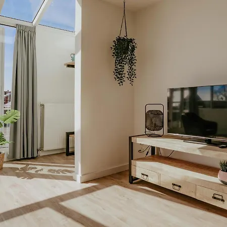 3 Bedroom Stunning In * Uitgeest